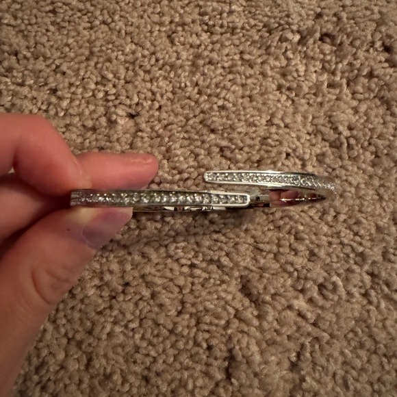 JBW- New Cristal Square 1/8 Diamond and Crystal Watch and Bracelet Set - Picture 9 of 9